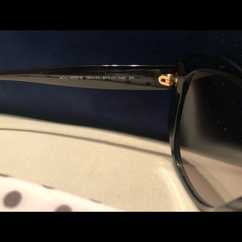 VERSACE black sunglasses authentic - Picture 4 of 6